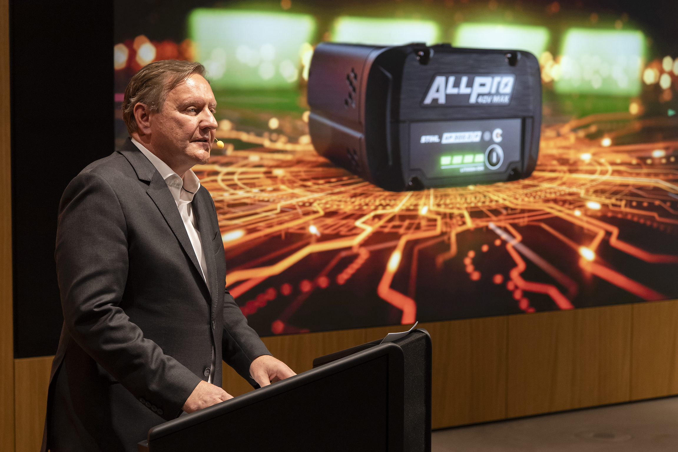 Michael Traub a STIHL ALLPRO akkumulátorrendszer bemutatóján
